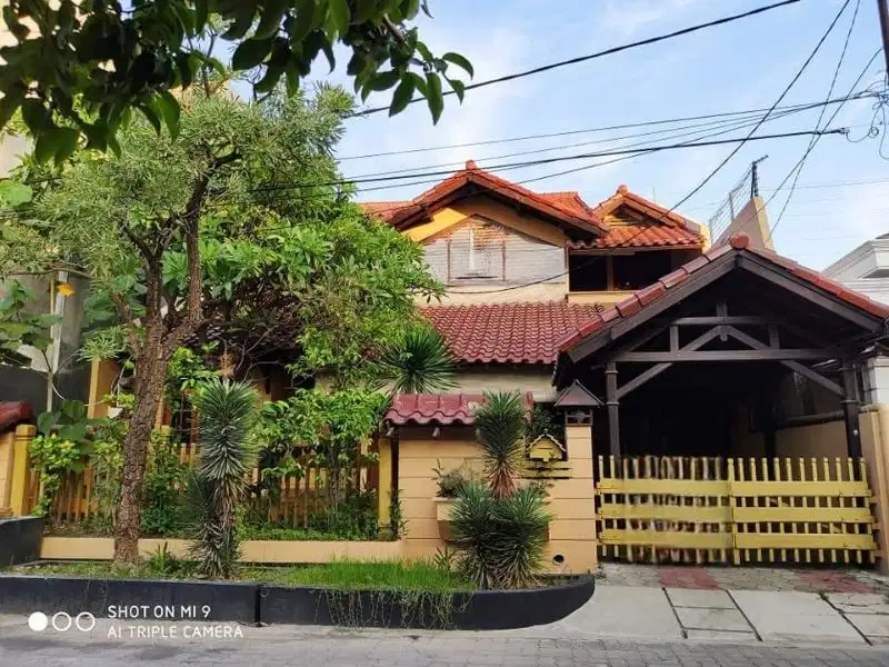 DIJUAL/DISEWAKAN RUMAH DHARMAHUSADA UTARA SBY TIMUR