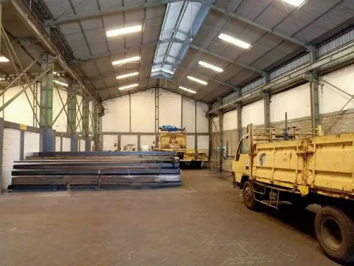 Dijual Cepat Gudang Margomulyo Angtropolis Furnish Ada Crane 3 ton