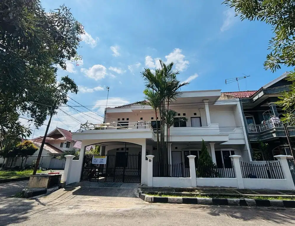 Dijual Rumah Komplek Aria Graha Regency Full Renov kota Bandung
