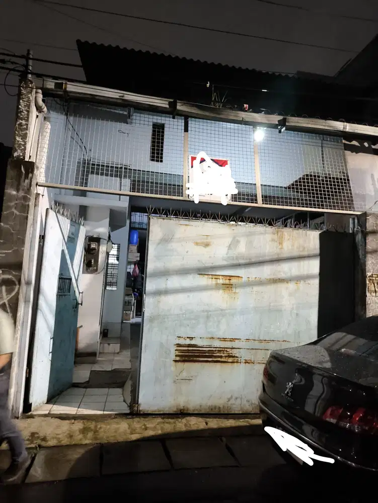 Dijual dua ruko di jln Cipete, total keseluruhan 272m2, LB 272 LT 272m