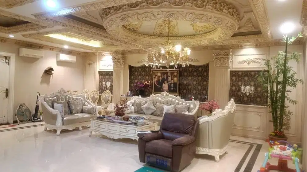 Dijual Villa Mewah The Palace Jl. Mustang