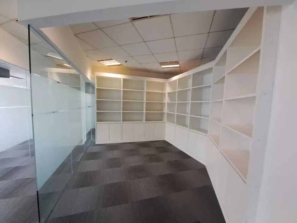 Sewa Kantor 224 m2 di Sampoerna Strategic – Sudirman Sdh Partisi