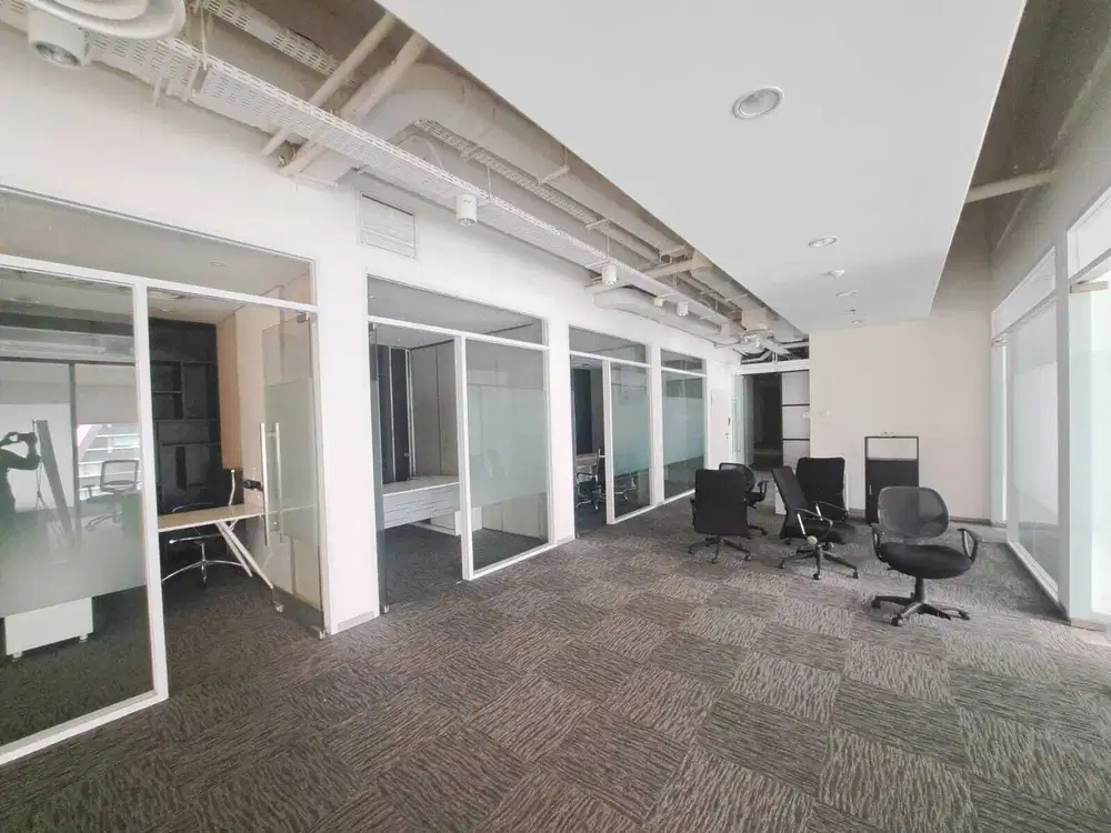 Sewa Kantor Full Furnish 658 m2 di Equity Tower SCBD, Hrg Nego