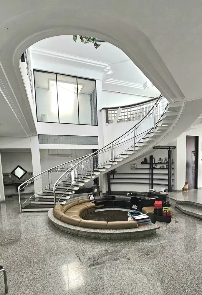 TEV DIJUAL RUMAH TERLALU MEWAH DI DHARMAHUSADA INDAH DEKAT MANYAR