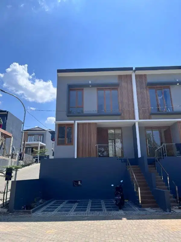 Dijual Rumah Strategis Nyaman di Komplek Bali Garden City