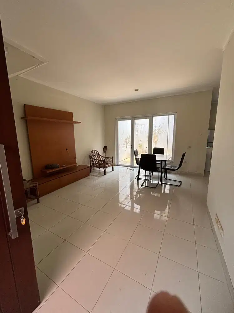 Dijual Rumah Luas dan Rapi Premier Park 2 Tangerang