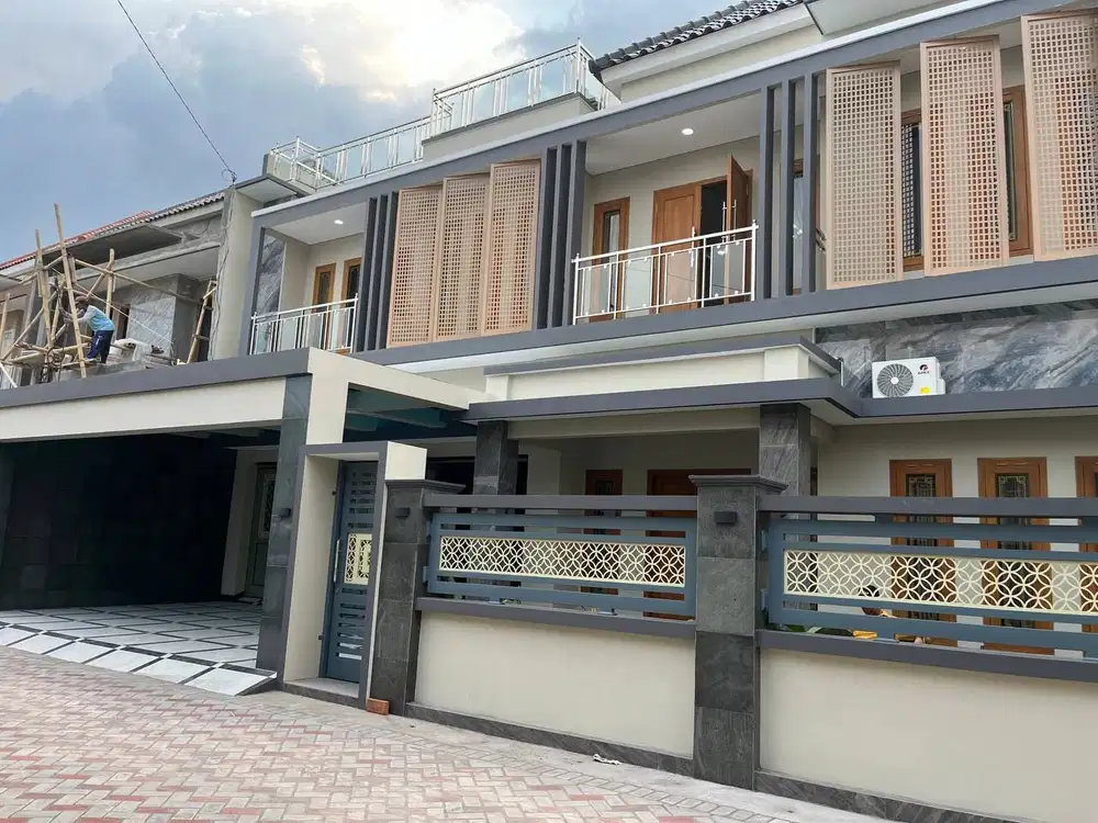Rumah Mewah 2 Lt Furnish Indent di Solo Baru Dekat Dr Oen dan Al azhar