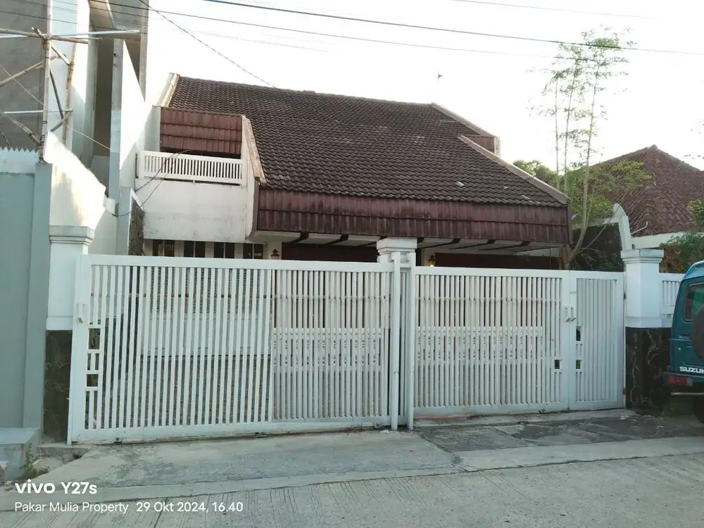 Rumah Lama Terawat di sayap riau Bandung