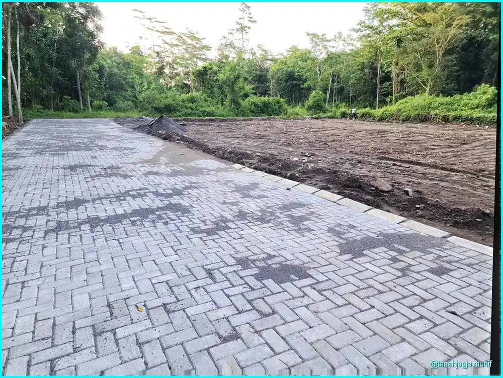 4 Jt an Tanah Jl.Kaliurang, 900 Mtr Kampus UII Jogja