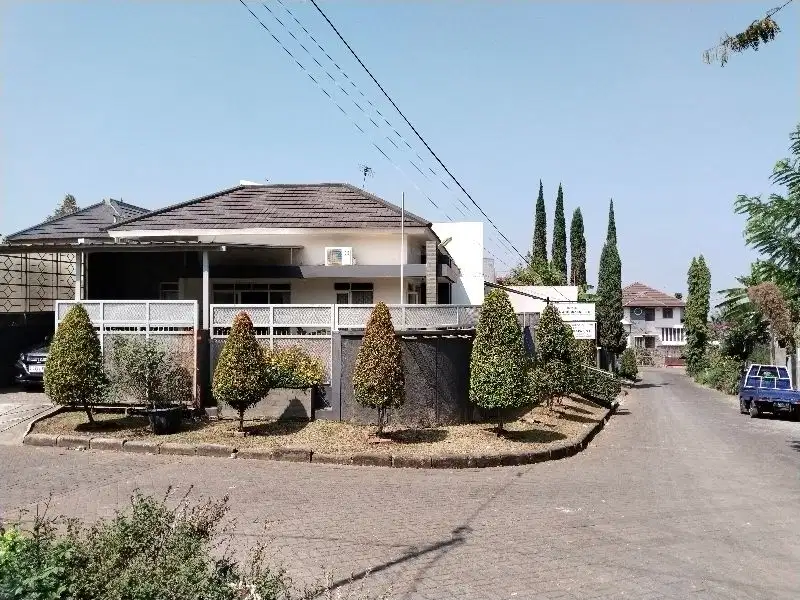 Jual Rumah Hook FULL Furnish posisi BAGUS di Setiabudi Bandung