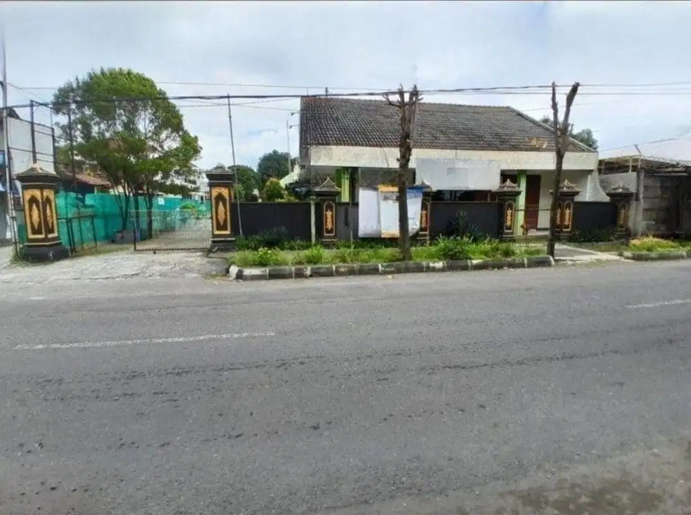 Tanah Luas Tengah Kota Solo ada Bangunan Rumah Lawas