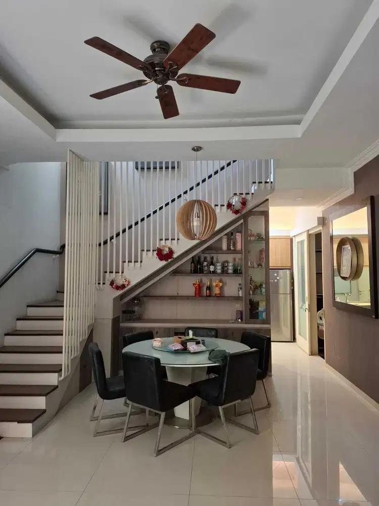 Villa komplek citraland gama city