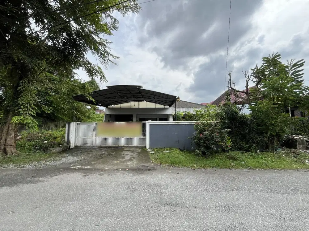 Rumah villa besar inti kota medan gajah mada