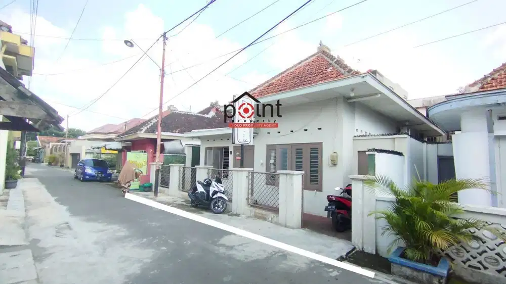 Rumah Hunian Luas Dekat Keraton Pasar Kliwon Solo