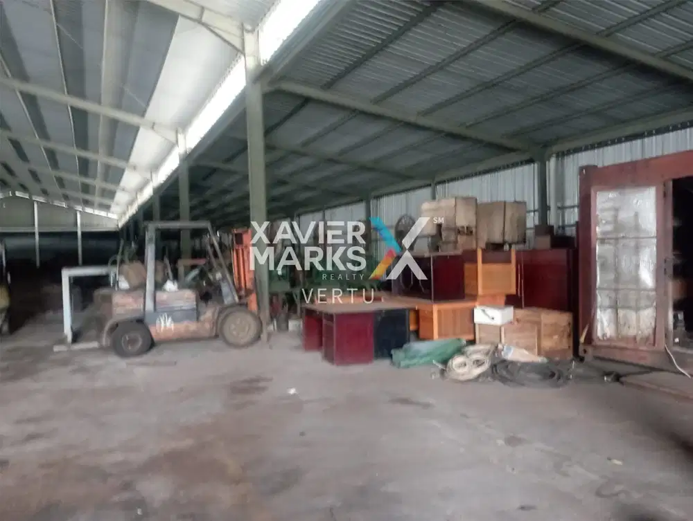 Gudang di Raya Margomulyo Surabaya