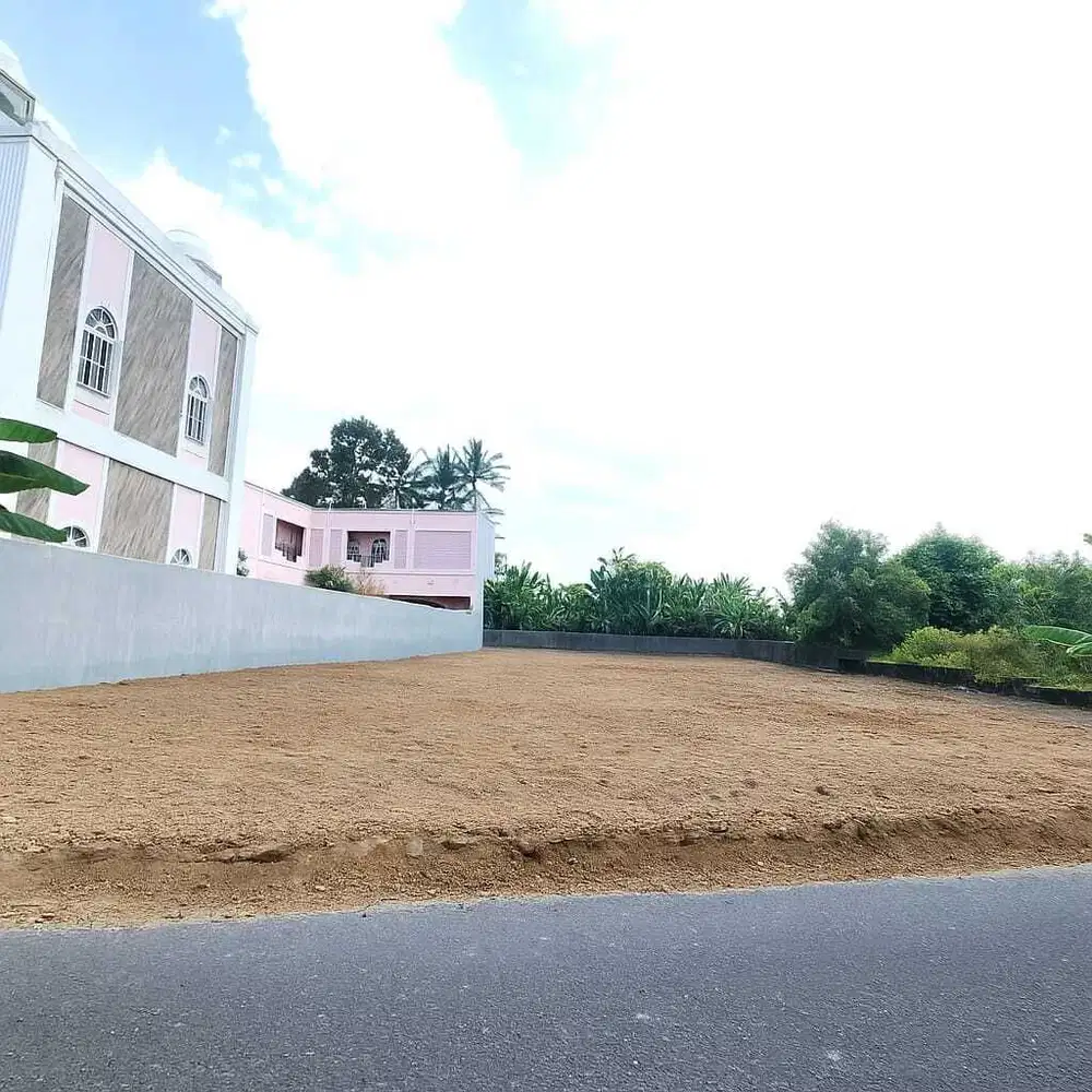 2 Menit ke Stadion Maguwoharjo, Tanah Sleman Tepi Aspal