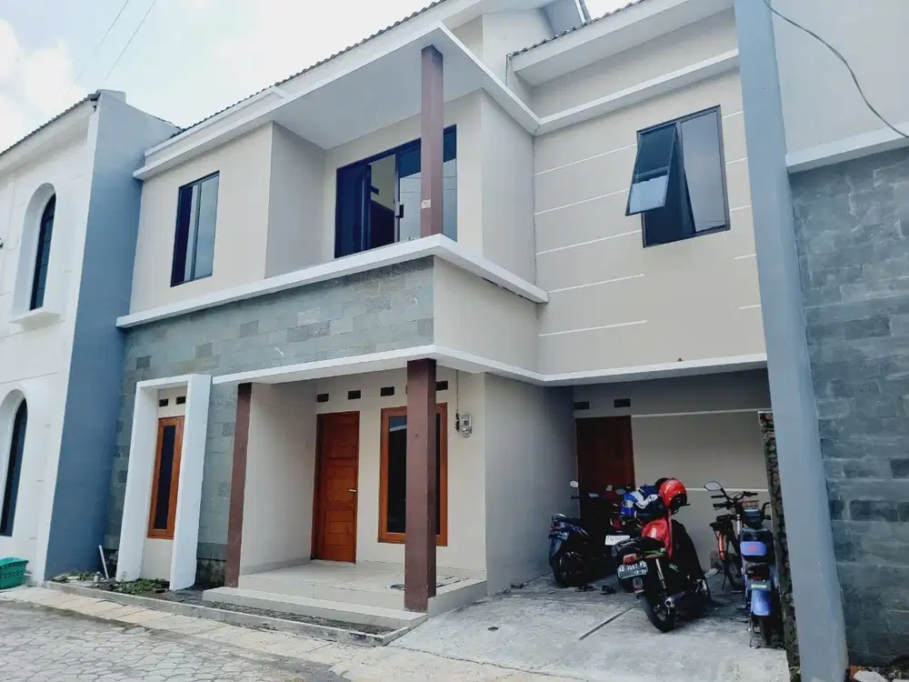 Rumah minimalis 2 lantai dekat Alana hotel Blulukan Colomadu