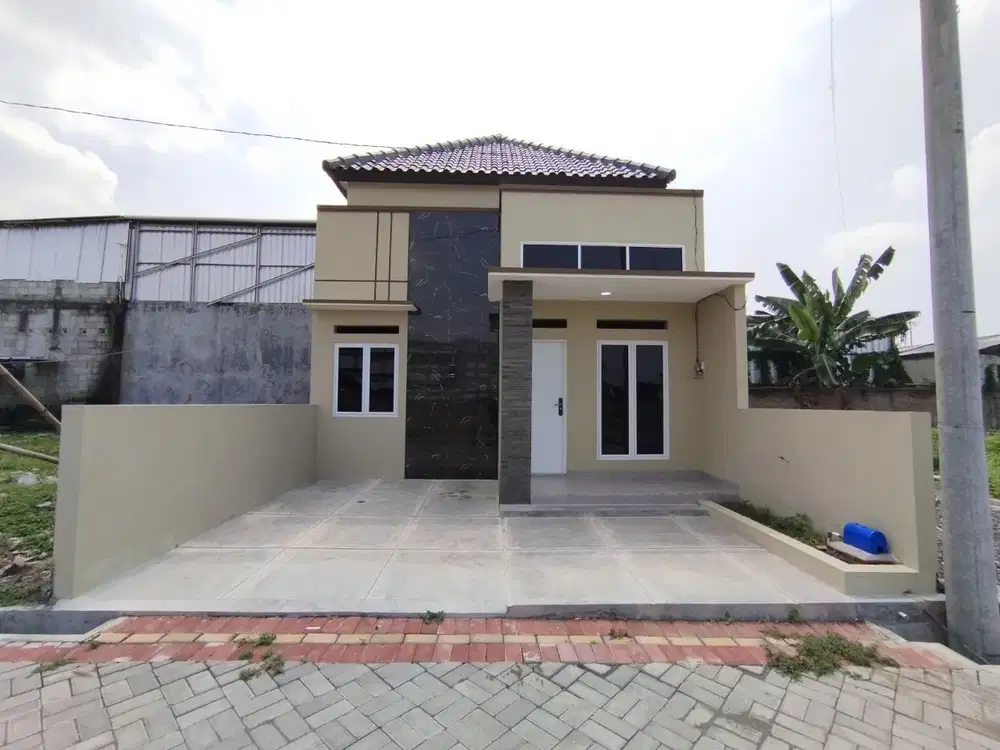 Rumah Baru Dekat Ke Kampus UNS Pesan Bangun 1 dan. Lantai