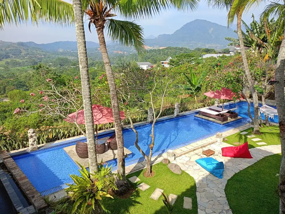 DIJUAL RUMAH MEWAH KOLAM RENANG VIEW GUNUNG NORTHRIDGE SENTUL SSR363