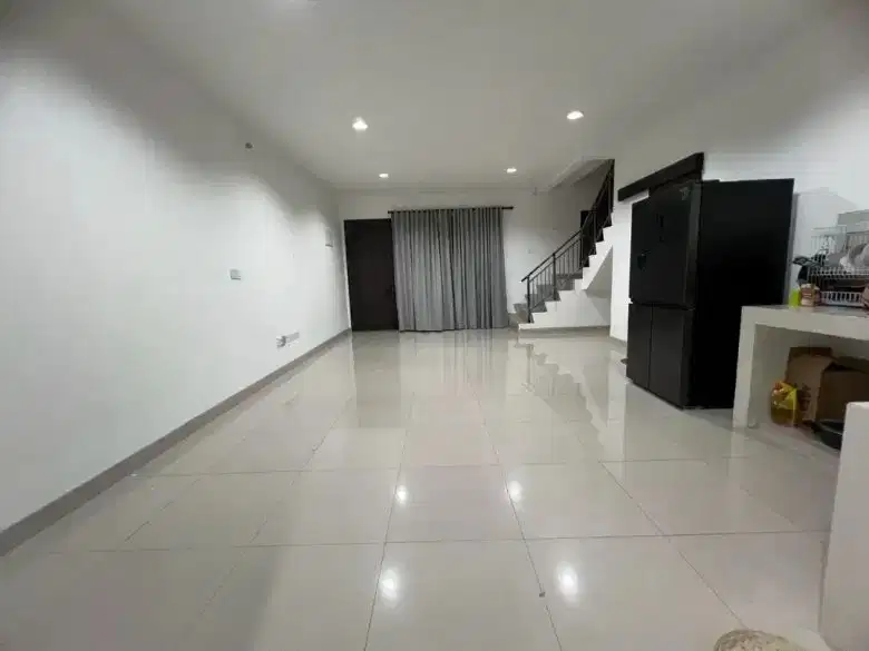 Dijual rumah Pik2 sangat bersih dan rapi dekat taman