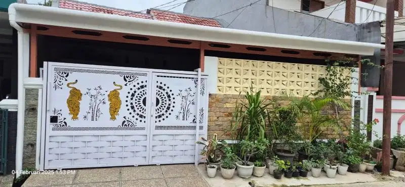 Rumah baru renovasi di dukuh zamrud