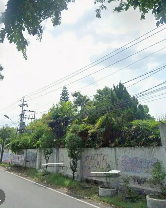 Di jual tanah muka 100 meter  tengah kota