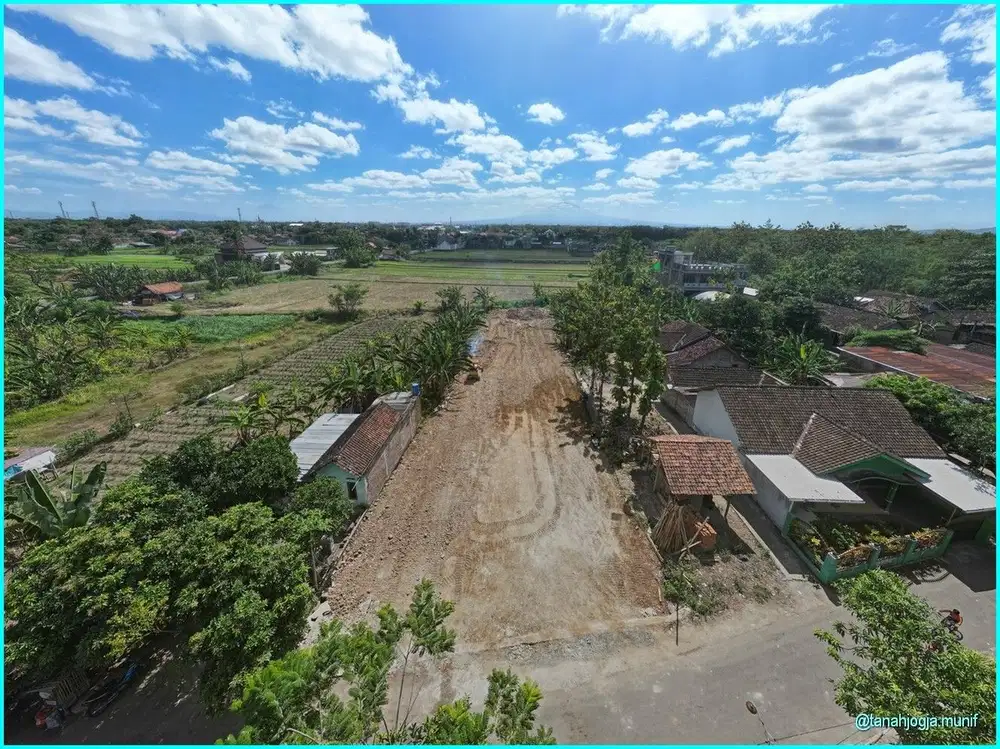 600 Juta Nego, Tepi Jalan Aspal Jejeran, Pleret Bantul