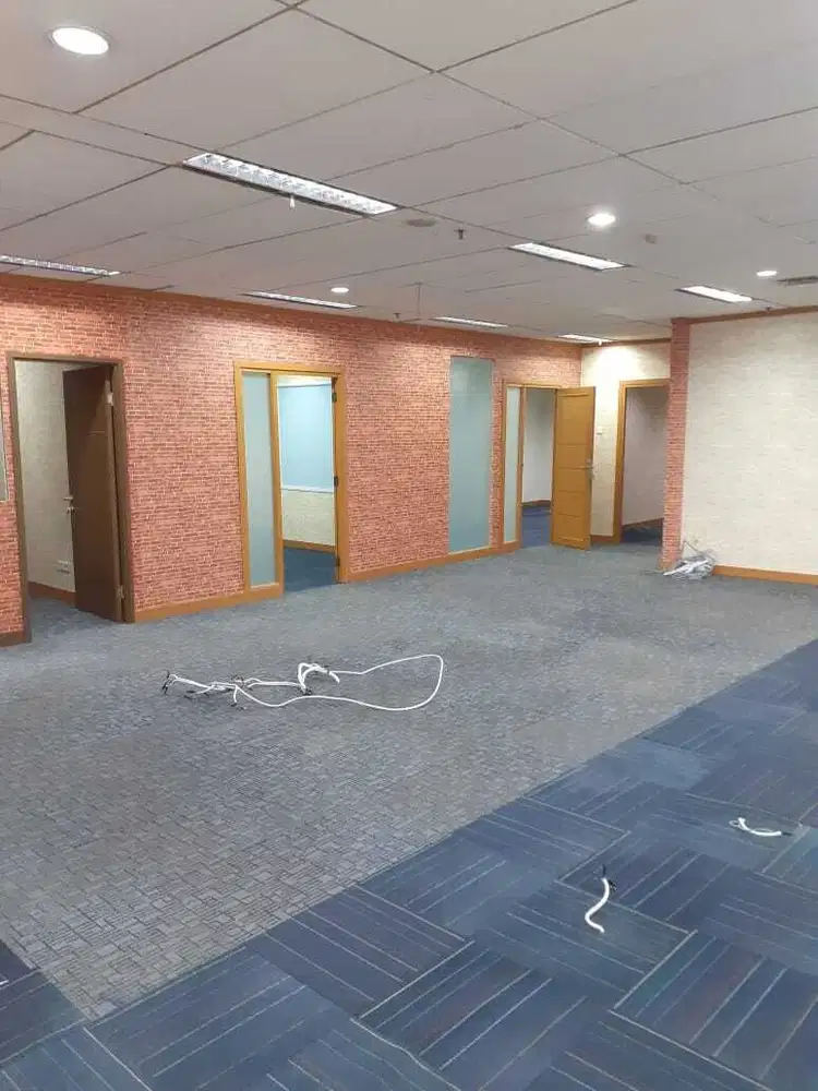Sewa Kantor 192 m2 Sdh Partisi di Graha Pratama Pancoran, Hrg Tjangkau