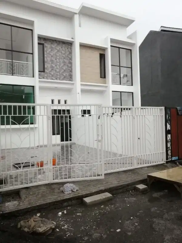RUMAH DIJUAL HARGAA SPESIAL BULAN INI MILIKI SEGERA DI TENGAH SURABAYA