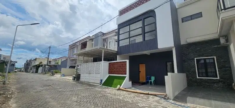 rumah cantik 3 lt di ikan tombro suhat dekat kampus UB UMM view cakep