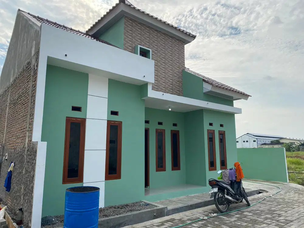 dijual rumah 2 KT dan 1 KM lokasi dekat dari luwes kartasura