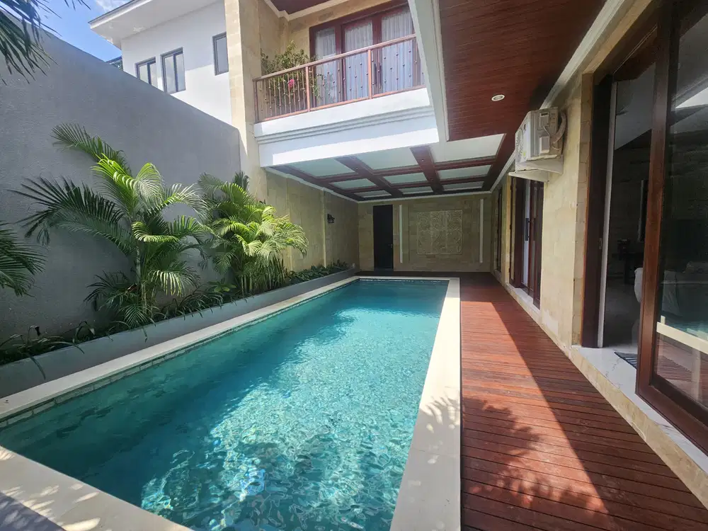 dijual rumah mewah baru lantai 3 kerobokan