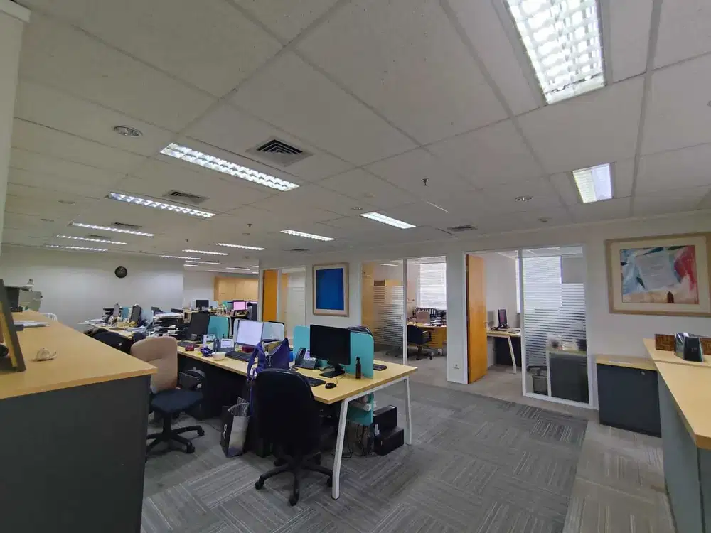 Sewa Kantor Eksklusif Siap Huni 368 m2 di Artha Graha SCBD, Hrg Nego