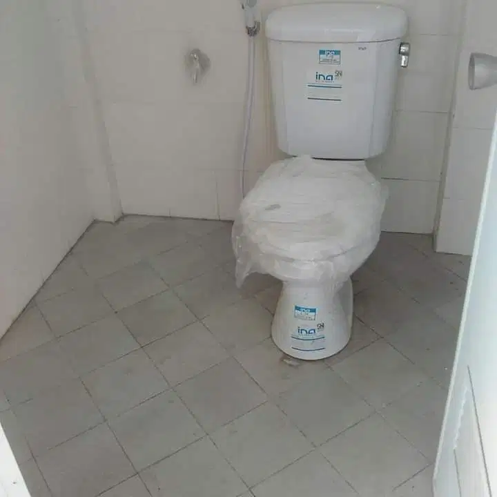 Disewakan Ruko 3 lantai di jl. Letjen Sutoyo, Waru, Sidoarjo