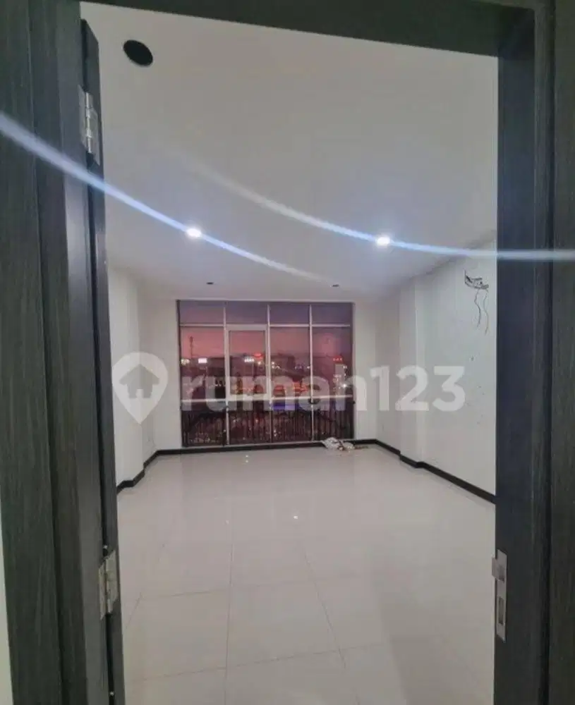 Ruko Golf Island Cocok Untuk Resto