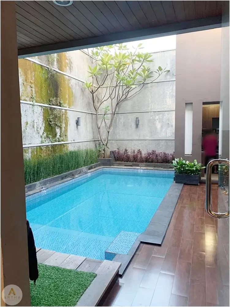 Rumah Lux Cluster Batununggal ada Kolam Renang