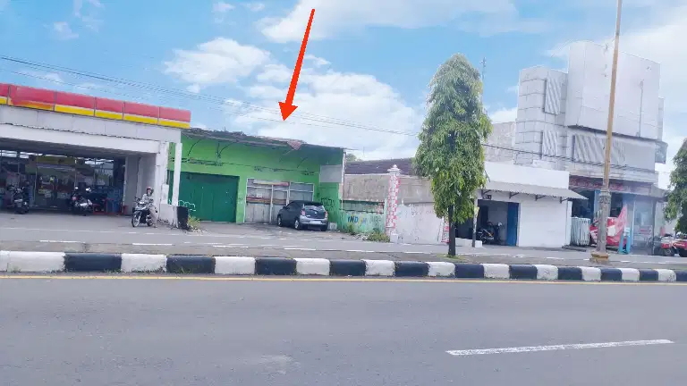Ruko Pinggir jalan raya Strategis Di Kartasura Hitung Tanah Saja