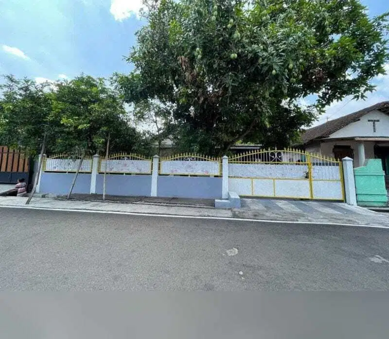 Tanah bonus bangunan di gedongan colomadu jalan lebar simpangan