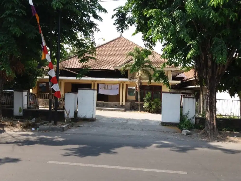Rumah klasik pinggir jln raya Laweyan solo bisa untuk usaha