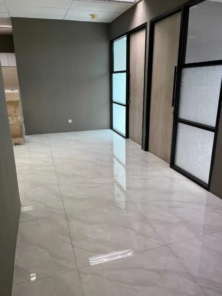 Sewa Kantor 133 m2 Sdh Partisi di 18 Office Park TB Simatupang, Nego