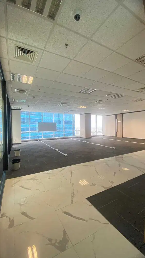 Sewa Kantor 468 m2 di Menara Sunlife Mega Kuningan, Kondisi Fitted