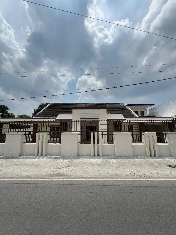 dijual extra luas rumah single house daerah medan baru