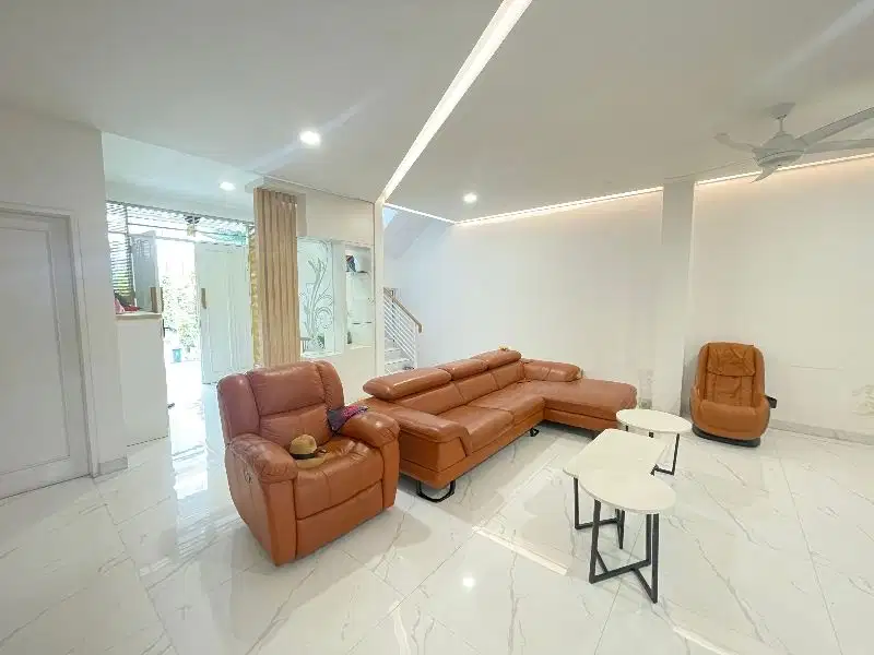 Dijual rumah golf lake residence sudah furnish siap huni