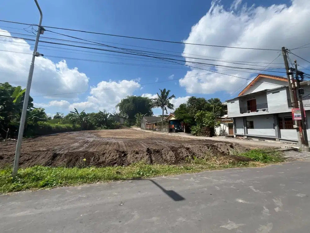 DEKAT ESKALA RESTO PALAGAN: Tanah Jogja SHM, Tepi Aspal