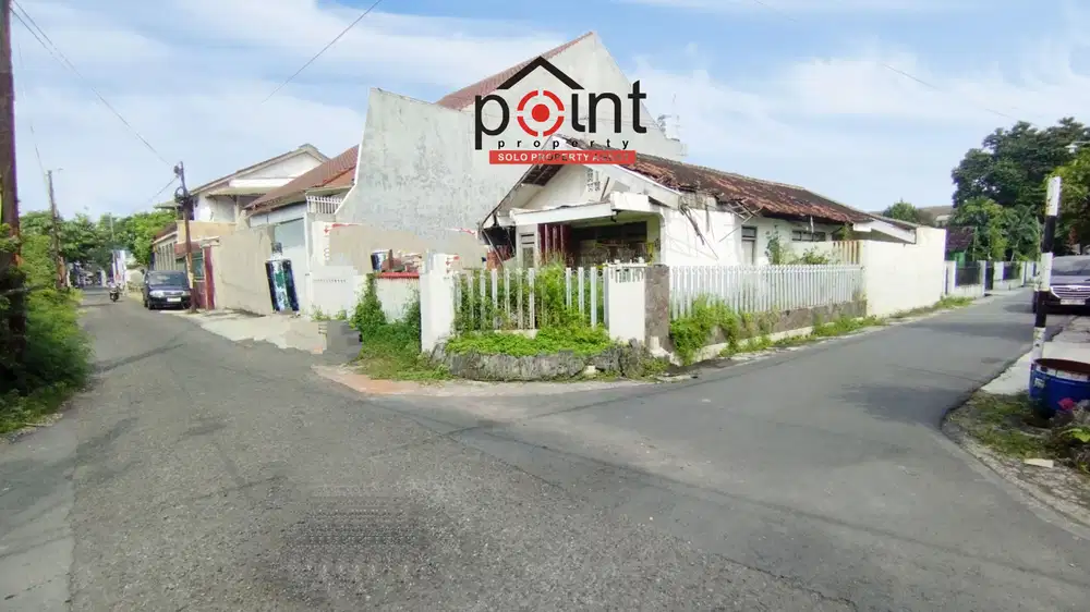 Tanah dan Bangunan Rumah Tengah Kota Solo dekat Kota Barat dan Manahan