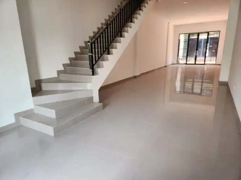 Disewakan cepat rukan brand new di pik2 siap pakai