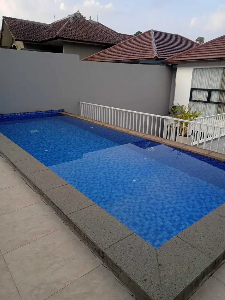 Jual Rumah plus KOLAM RENANG di SETIABUDI dekat isola UPI bandung