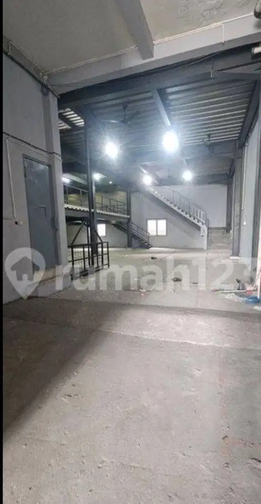 Gudang Elang Laut Boulevard Lokasi Bagus