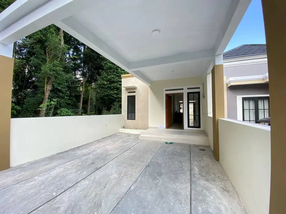 Rumah Baru Carport Luas U Selatan Kampus UII
