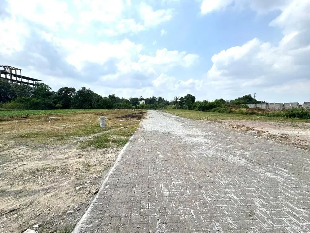 Lokasi Premium, Selangkah Jalan Raya Ringroad Utara